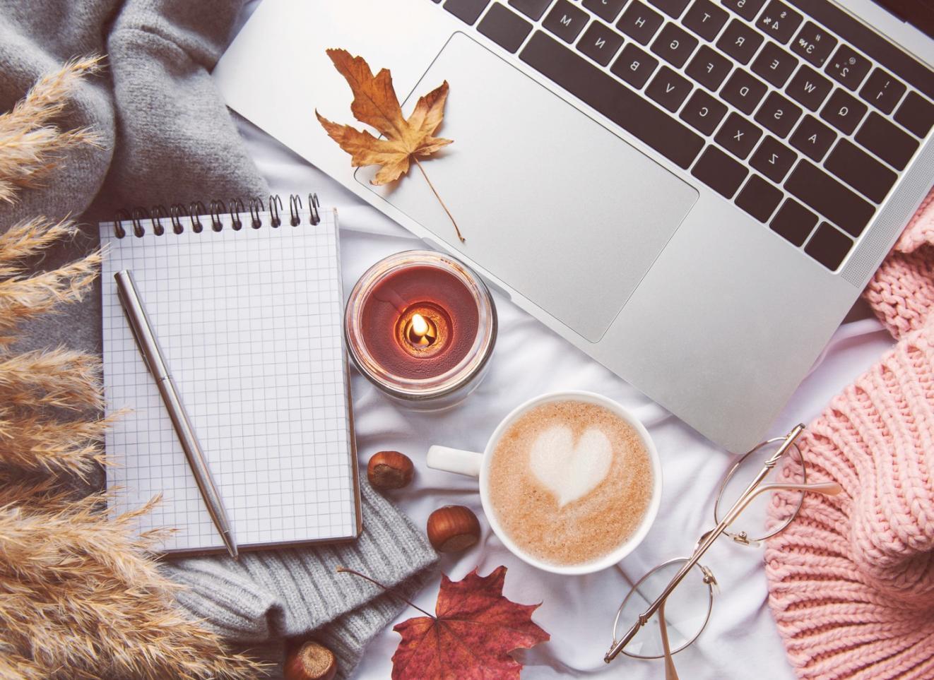 Modern learning environment with collaborative workspaces and current development tools setup